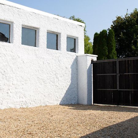 Hill House Lodge Sleeps 6 Overlooking The Rock Of Cashel كاشيل المظهر الخارجي الصورة