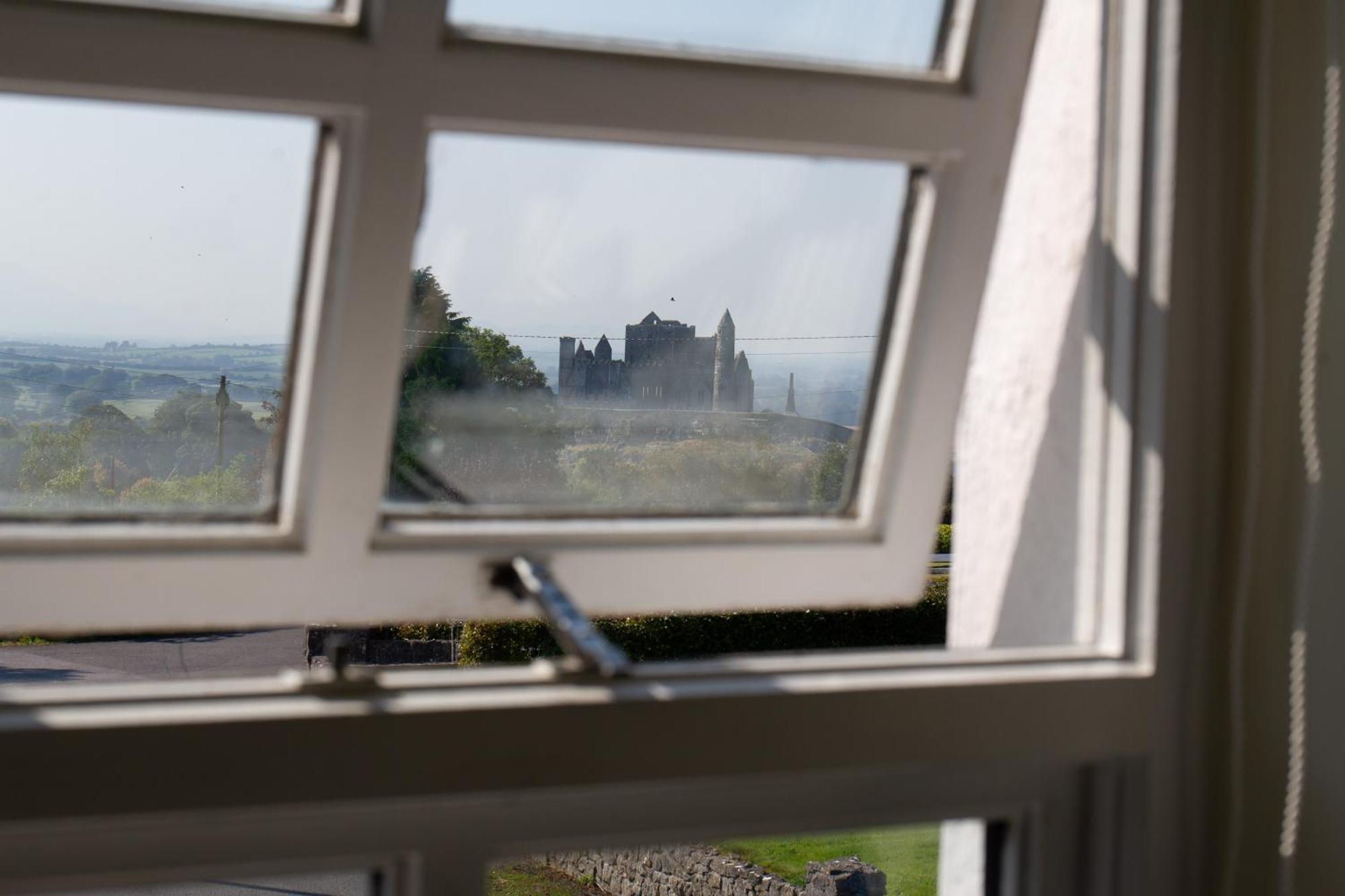 Hill House Lodge Sleeps 6 Overlooking The Rock Of Cashel كاشيل المظهر الخارجي الصورة